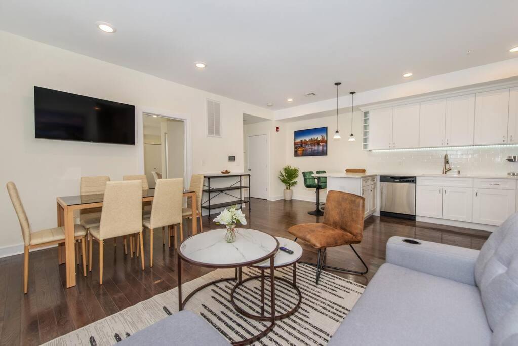 Stylish Chic Condo Nyc At Fingertips North Bergen Exterior foto